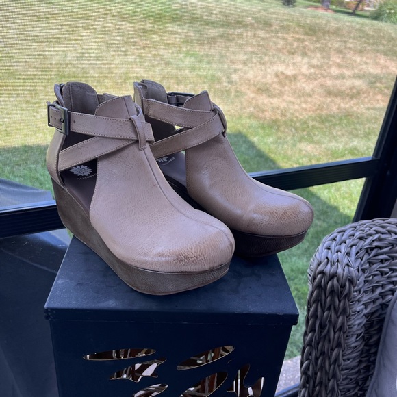 Yellow Box Shoes Yellow Box Balera Platform Clog Poshmark